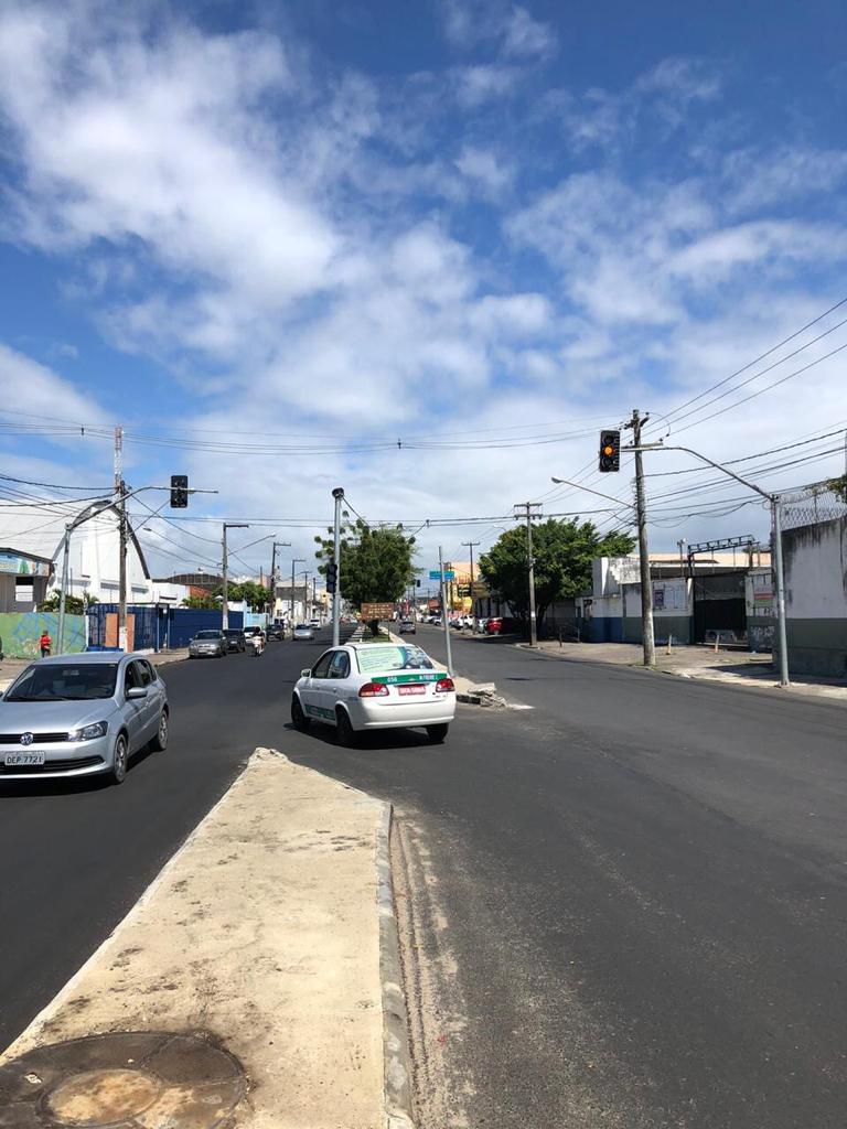 SMTT instala novos semáforos na avenida Simeão Sobral - SMTT Aracaju